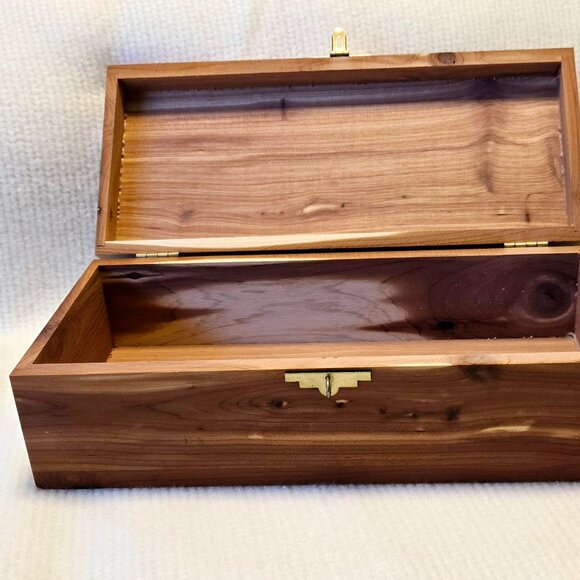 Cedar Box with Latch - Large Size - Picture 6 of 11